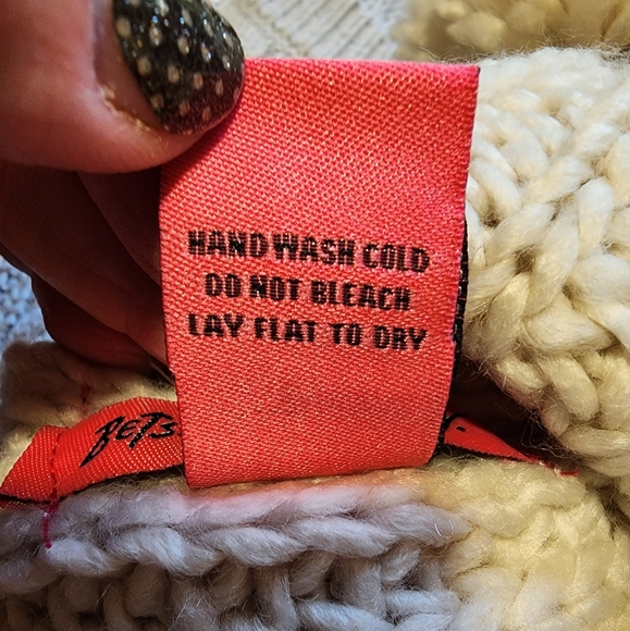 Brand new without tags silver sequined Betsey Johnson hat with double pom poms. - Picture 5 of 5